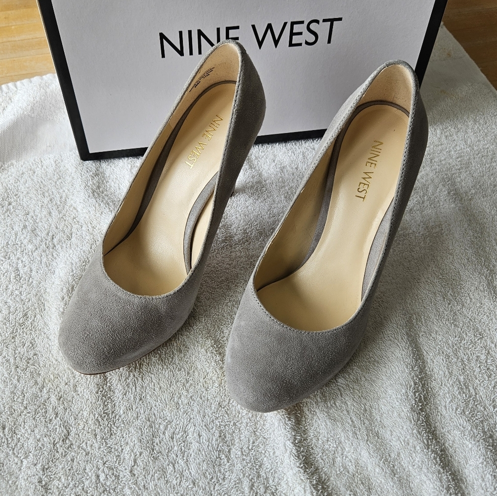 Nine West Tyler Gray Suede Round-Toe Heels size 6.5